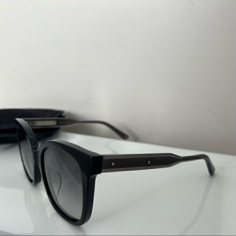 NWOTâBottegaâVenetta Sunglassesâunisex.âGrey/smoke.â100%âauthenticâdesigner. - Picture 13 of 16